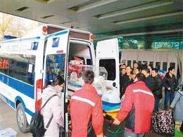 救护车危重病人转院，接送病人出院的车价格
